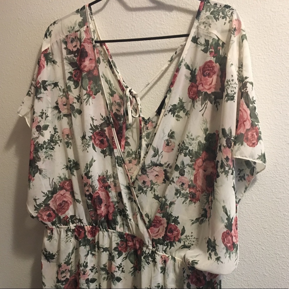 Torrid floral chiffon top sz 3